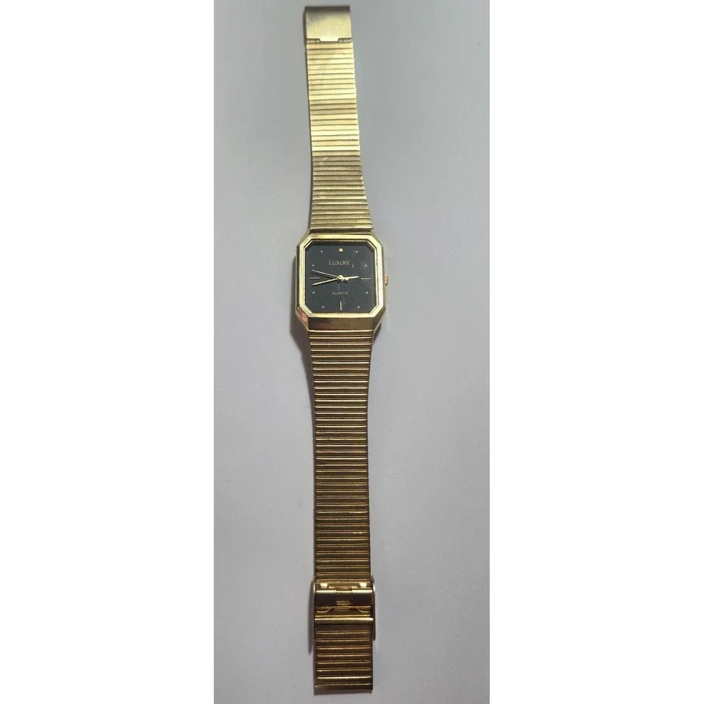 Luxury Quartz Gold Tone Watch - NEEDS GLASS FACE & BATTERY